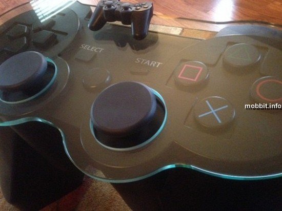Журнальный столик в виде контроллера PlayStation